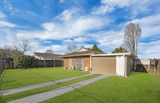 9 Chibnall Place, Conifer Grove