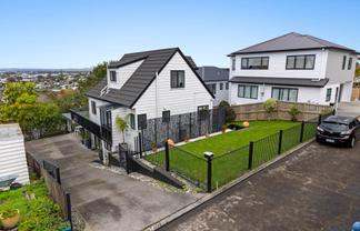 135 Sunset Road, Totara Vale