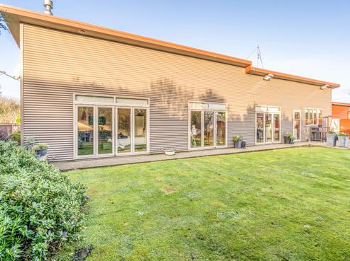 12 Morton Street, Riverton