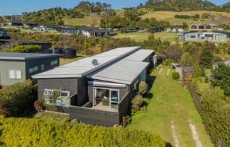 33 Navigation Drive, Cooks Beach