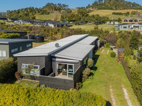 33 Navigation Drive, Cooks Beach