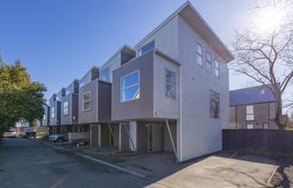 1/3 Grove Road, Addington