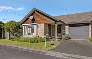 14/262 Centreway Road, Orewa