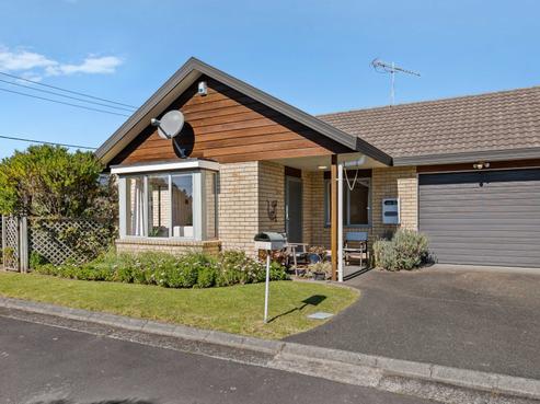 14/262 Centreway Road, Orewa