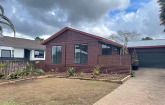 3 Coubray Place, Botany Downs