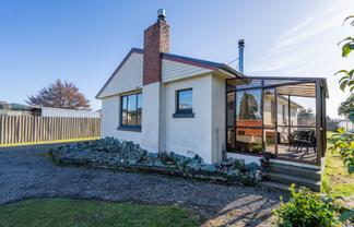 9 Russell Esplanade, Otautau