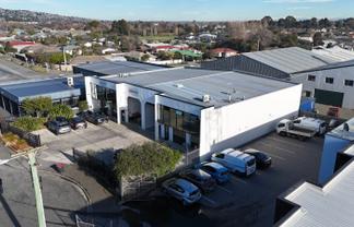 Warehouse, office and live-work space for lease