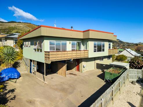 9 Farnham Drive, Richmond