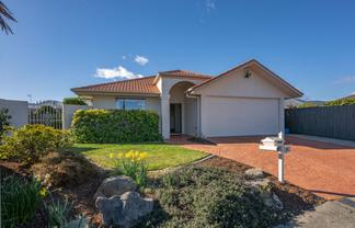 8 Elsa Kidson Court, Stoke