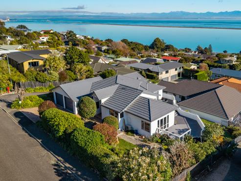 64 Tresillian Avenue, Marybank
