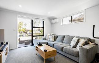 15 Mabian Crescent, Deanwell