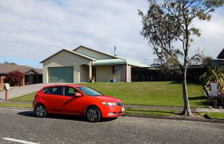 7 Elizabeth Grove, Stratford