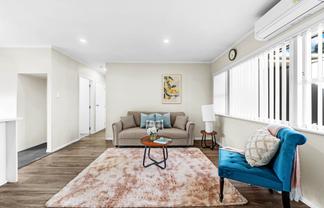 9/11 Oakland Avenue, Papatoetoe
