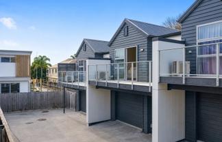 2/5 Teddy Street, Hamilton Central