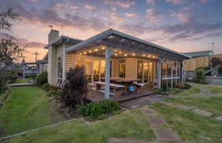 8 Warren Street, Foxton Beach