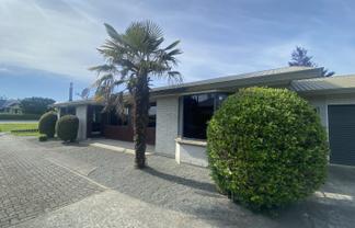 124 Great North Road, Winton