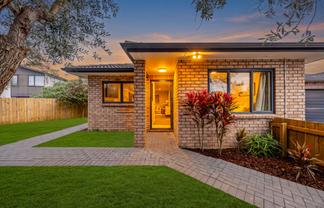 6/11 Lawford Place, Mangere