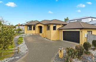 25 Durbin Court, Greenhithe
