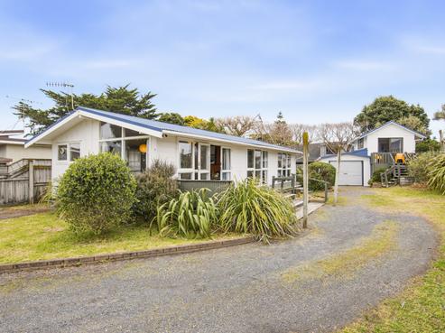 10 Bahama Crescent, Paraparaumu Beach