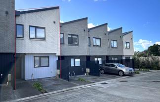 12/28 Westgate Drive, Massey