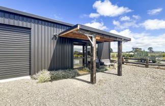 Manawatu / Whanganui - Address withheld