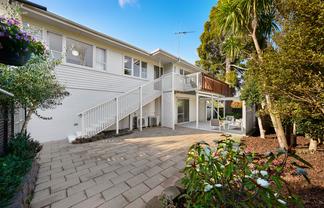51 Ravenwood Drive, Forrest Hill