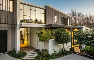 2A Peter Terrace, Castor Bay