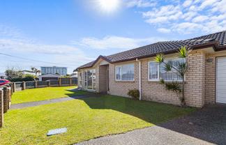 15 Pine Road, Orewa