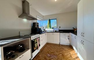 141 Lincoln Road, Addington
