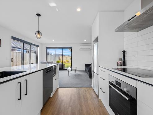 36 Crossley Avenue, Woodend