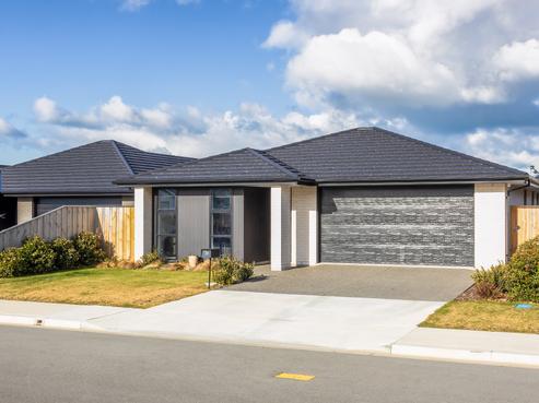 36 Crossley Avenue, Woodend