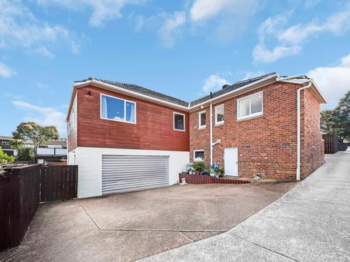 11 Tirimoana Road, Te Atatu South