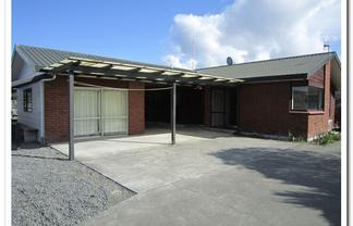 Riverslea Road South, Akina