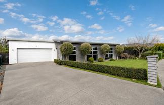 18 Champagne Avenue, Yaldhurst