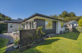 49 Bathurst Crescent, Pyes Pa