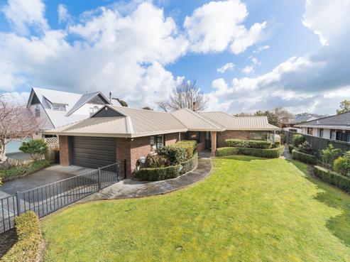 108 John F Kennedy Drive, Milson