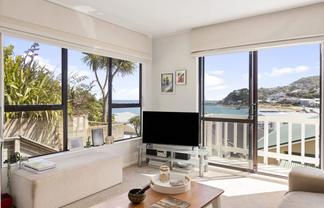 2/238 The Esplanade, Island Bay