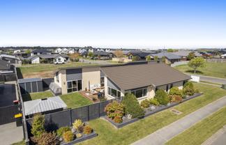 16 Chimera Street, Pegasus