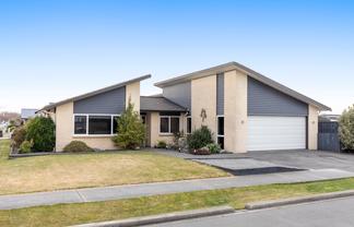 16 Chimera Street, Pegasus