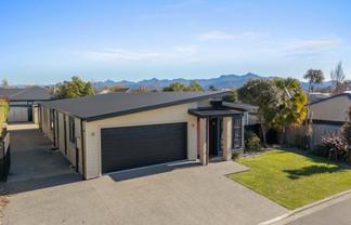 10 McAllister Place, Renwick