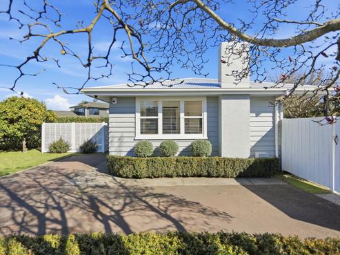 9 Meadowland Street, Matua