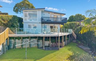 8 Summit Drive, Torbay