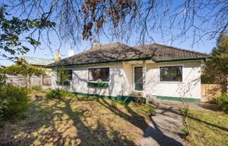 8 Dundas Road, Sanson