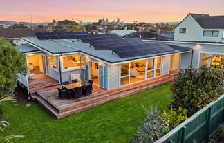 42A Old Lake Road, Devonport