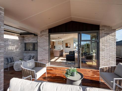 11 Greenway Crescent, Hope