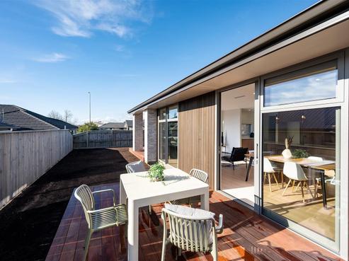 11 Greenway Crescent, Hope