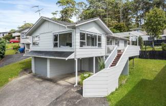 52 Ravenwood Drive, Forrest Hill