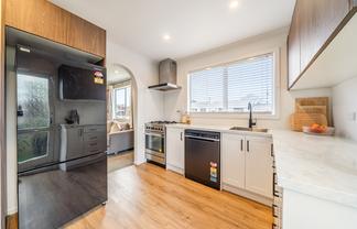 1/3 Omaha Grove, Totara Park