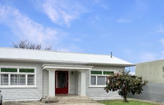 512 Eastbourne Street East, Akina