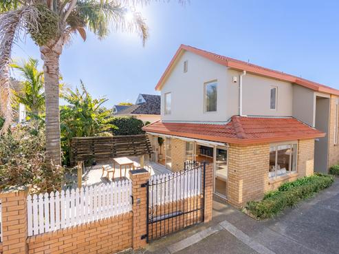 56A Saint Andrews Road, Epsom